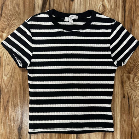 Atelier by Kirious Tops - Atelier By Kirious XS Black & White Striped Short Sleeve Cropped Knit Top Preppy
